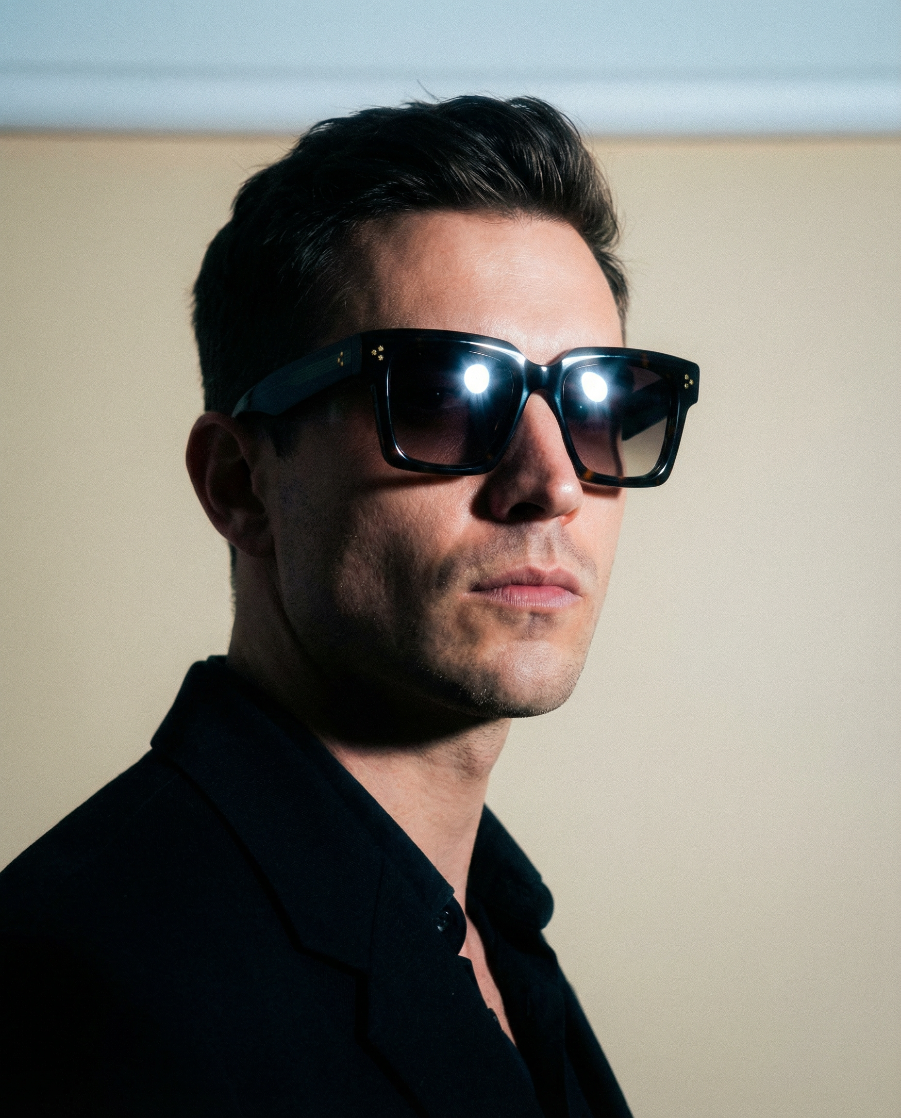 Okulary przeciwsłoneczne YouNick Big Star Fusion havana-zielony noszone, ujęcie wizerunkowe